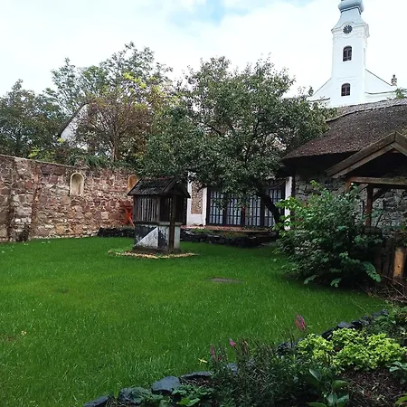 Secret Garden - Titkos Kert بيت للعطل *