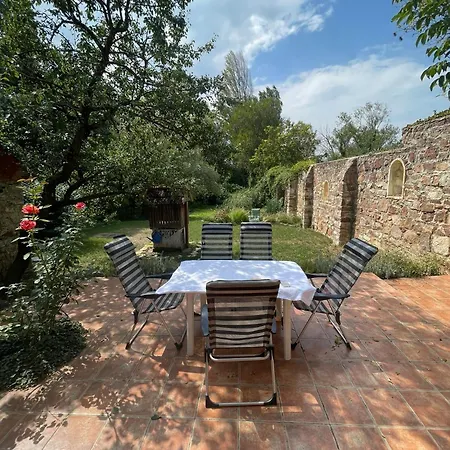 Secret Garden - Titkos Kert Ferienhaus Köveskál
